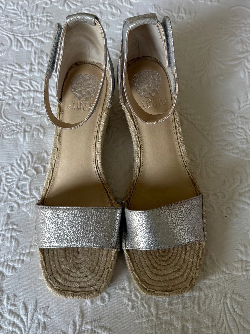 Vince Camuto Leera Silver Leather Espadrille wedge sandals. Size 10